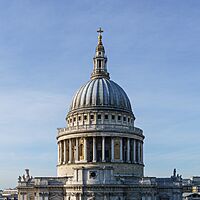 Archivo:St Paul's Cathedral Dome from One New Change - Square Crop