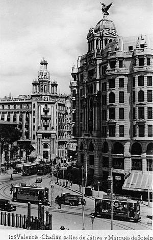 Archivo:Tram in Valencia 1930s