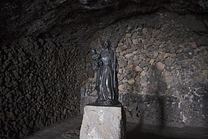 Archivo:Virgen de la Candelaria Cueva de Achbinico Tenerife