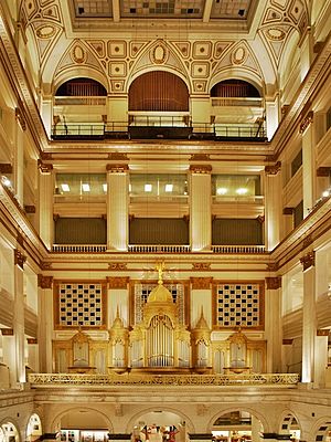 Archivo:Wanamakers Organ at Macys Philadelphia