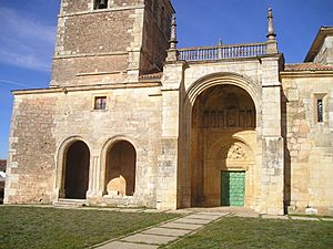 Zorita del Páramo (Palencia). Iglesia de San Lorenzo. Pórtico del XVI.jpg