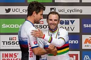 Archivo:20180930 UCI Road World Championships Innsbruck Men Elite Road Race Award Ceremony 850 2125