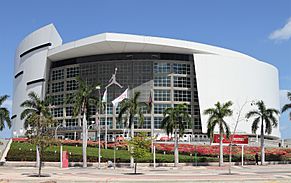 Archivo:American Airlines Arena, Miami, FL, jjron 29.03.2012