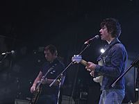 Archivo:Arctic Monkeys live