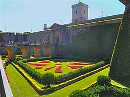 Archivo:Barcelona, entrada del castell de Montjuïc