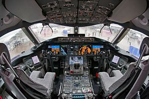 Archivo:Boeing 787-8 N787BA cockpit