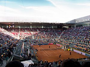Archivo:Caja Mágica - Madrid Open 2011 - Roger Federer vs Feliciano López - 01