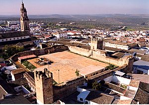 Archivo:Castillo de Bujalance
