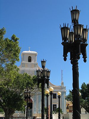 Archivo:Catedral en Arecibo (20085502)
