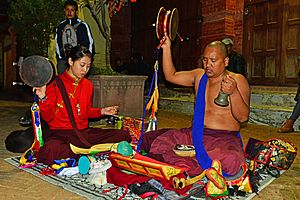 Archivo:Chöd practitioners at Boudhanath stupa