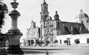 Archivo:Church near garden of San Marcos