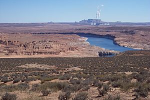 Archivo:Colorado, Page, Navajo generating station