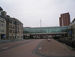 Gemeentehuis NS-station Houten nederland.JPG