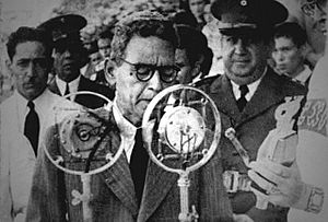 Archivo:Get imgYJFCVT93 Luego de 13 años de gobierno autoritario, presionado por una huelga general, el general Maximiliano Hernández Martínez renunció al poder hace 73 años