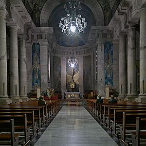 Archivo:Iglesia Colegiata de Santa María, Vigo. Interior