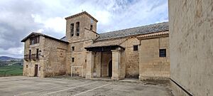 Archivo:Iglesia de San Martín (Úgar) 1-4-2024