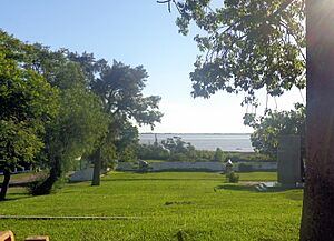 Archivo:Isla Martín García puerto 05