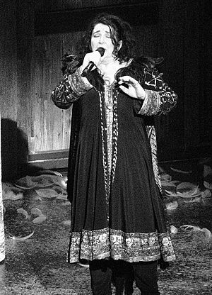 Archivo:Kate Bush Before The Dawn 2014 (cropped)