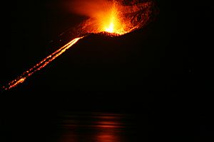 Archivo:Krakatoa eruption 2008