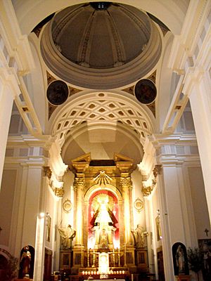 Archivo:Madrid - Iglesia de los Santos Justo y Pastor (o de las Maravillas), interior 01