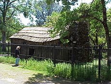 Archivo:Mark Twain Cabin Exterior MVC-082X