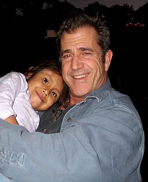 Archivo:Mel Gibson with Domenica