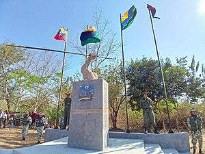 Archivo:Monumento Batalla de Guasdualito