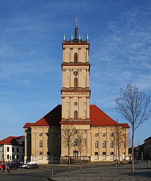 Archivo:Neustrelitz (Stadtkirche) Front