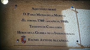 Archivo:Placa dedicada en Alcañices (Zamora) a Pablo Muñoz de la Morena, en la casa donde murió