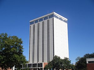 Archivo:Revised Wyly Tower of Learning in Ruston, LA IMG 5673