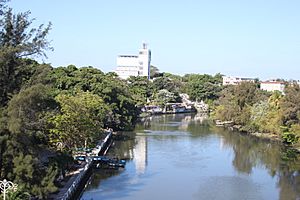 Archivo:Rio Almendares - panoramio