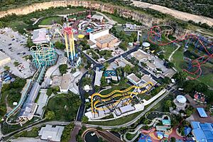 Archivo:Six Flags San Antonio 2019 v2