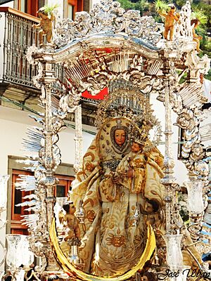 Archivo:VirgendelPinoFestividad2013