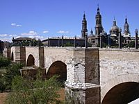 Zaragoza - Puente de Piedra.JPG