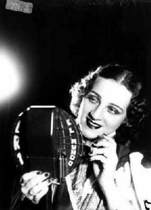Archivo:Ada Falcón radio
