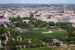 Archivo:Aerial view of White House and the Ellipse