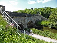 Archivo:Avoncliff aqueduct in wiltshire england arp