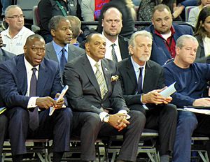Archivo:Brooklyn Nets coaches in November 2014