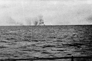 Archivo:Bundesarchiv Bild 146-1998-035-05, Schlachtschiff Bismarck, Seegefecht