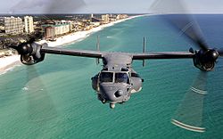 Archivo:CV-22 Osprey flies over the Emerald Coast
