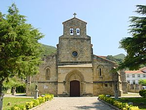 Archivo:Cantabria Santoña Santa Maria Puerto 02 lou
