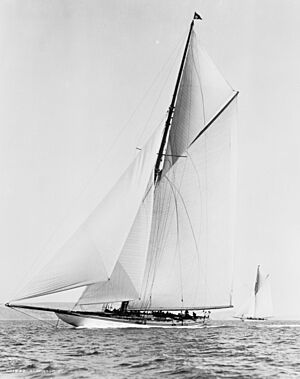 Archivo:Cutter Shamrock III-1