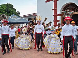 Danza de la reinita, grupo de la Iglesia San Esteban Mártir, Suchiapa 2017.jpg