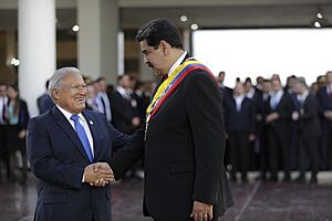 Archivo:El Salvador President with Maduro Jan 2019 01