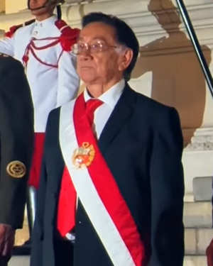 El presidente José María Balcázar Zelada ingresó por primera vez a Palacio de Gobierno 0-9 screenshot (cropped).png