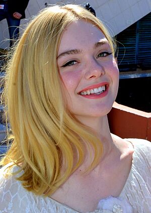 Archivo:Elle Fanning Cannes 2016
