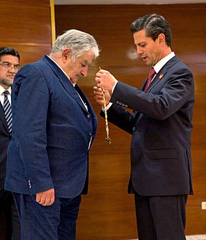 Archivo:Enrique Peña Nieto y José Mujica Cordano