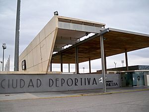 Archivo:Entrada Ciudad Deportiva "Andrés Iniesta" del Albacete Balompié S.A.D