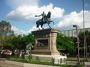 Archivo:Estatua de Gerardo Barrios