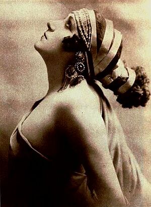 Archivo:Eugenia Zuffoli - Jan 1922 Photoplay
